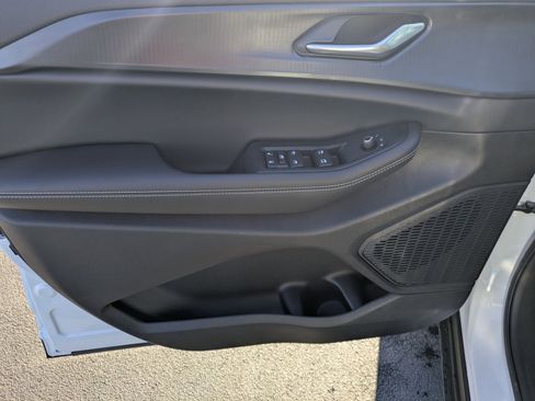 New 2025 Jeep Grand Cherokee Laredo image 10