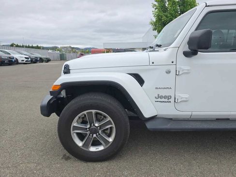 Used 2022 Jeep Wrangler Unlimited Sahara AWD/4WD image 20