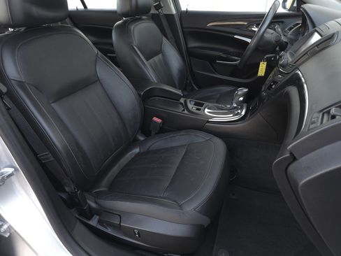 Used 2017 Buick Regal Sport Touring image 35