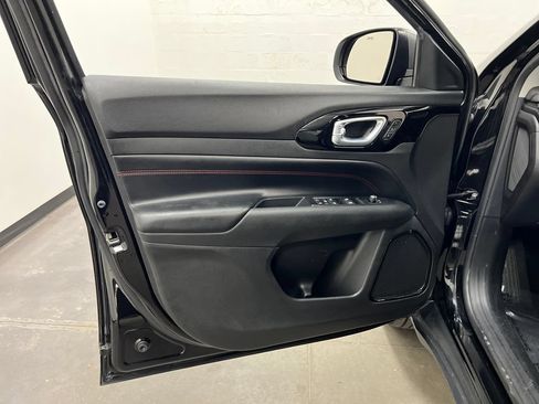 Used 2022 Jeep Compass Trailhawk w/ Trailhawk Elite Group AWD/4WD image 13
