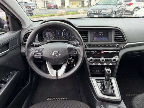 Used 2020 Hyundai Elantra SE w/ Cargo Package (C1) FWD image 19