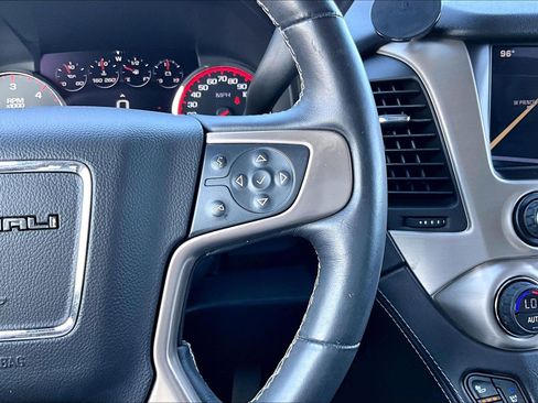 Used 2015 GMC Yukon Denali w/ Premium Package AWD/4WD image 20
