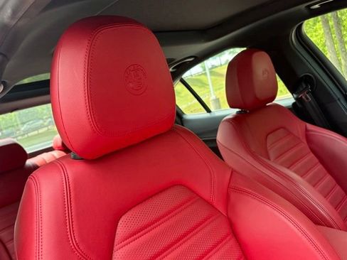 Used 2023 Alfa Romeo Giulia Veloce AWD/4WD image 40