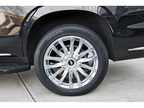 Used 2024 Cadillac Escalade Premium Luxury image 33