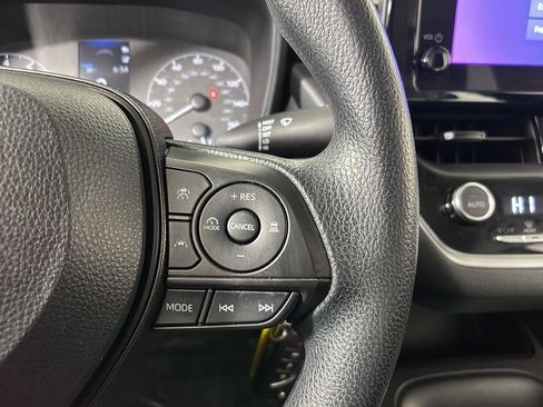 Used 2024 Toyota Corolla LE image 31