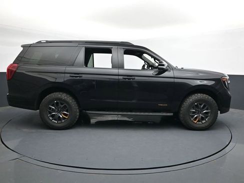 Used 2025 Ford Expedition Tremor image 8