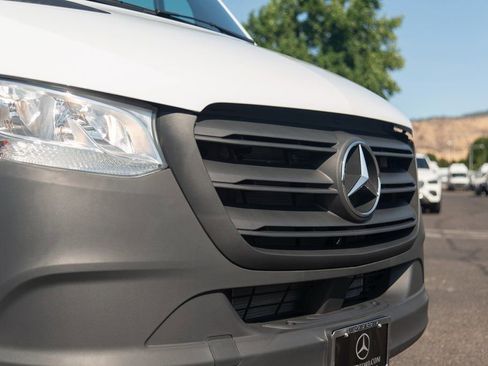 Used 2024 Mercedes-Benz Sprinter 144 Cargo image 15