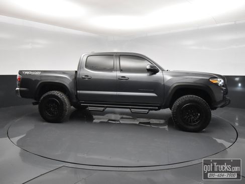 Used 2021 Toyota Tacoma TRD Off-Road AWD/4WD image 53