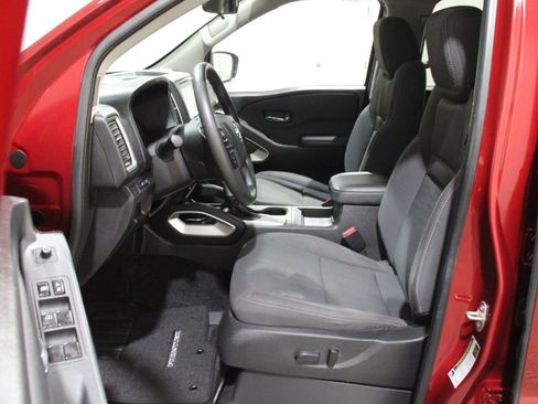 Used 2024 Nissan Frontier SV w/ Technology Package RWD image 3
