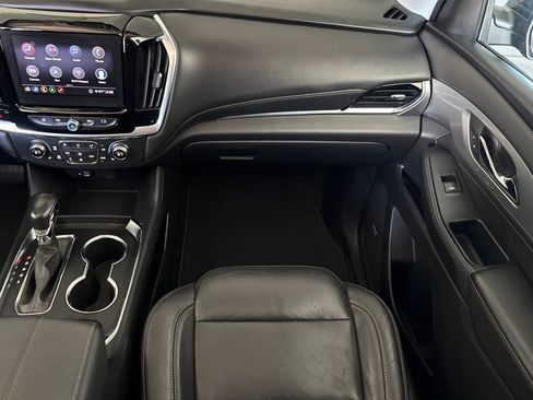 Used 2021 Chevrolet Traverse RS FWD image 32