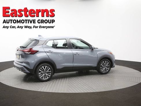 Used 2021 Nissan Kicks SV FWD image 42