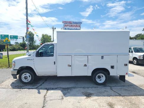 Used 2023 Ford E-350 and Econoline 350 Super Duty w/ Power Windows & Locks Group RWD image 4
