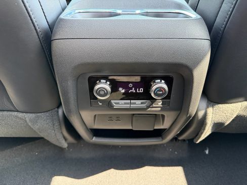 New 2026 GMC Acadia Denali Ultimate AWD/4WD image 30