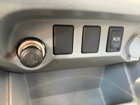 Used 2010 Toyota Tacoma 4x4 Regular Cab w/ SR5 Pkg #1 image 22