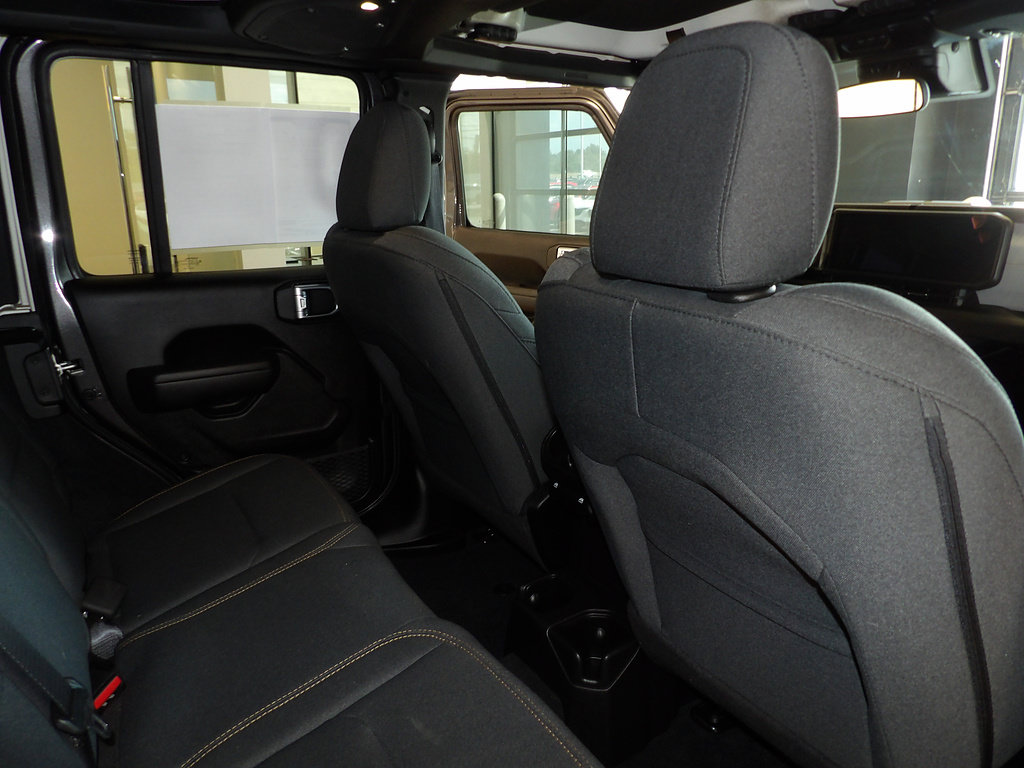 Used 2024 Jeep Wrangler Unlimited Sport AWD/4WD image 17