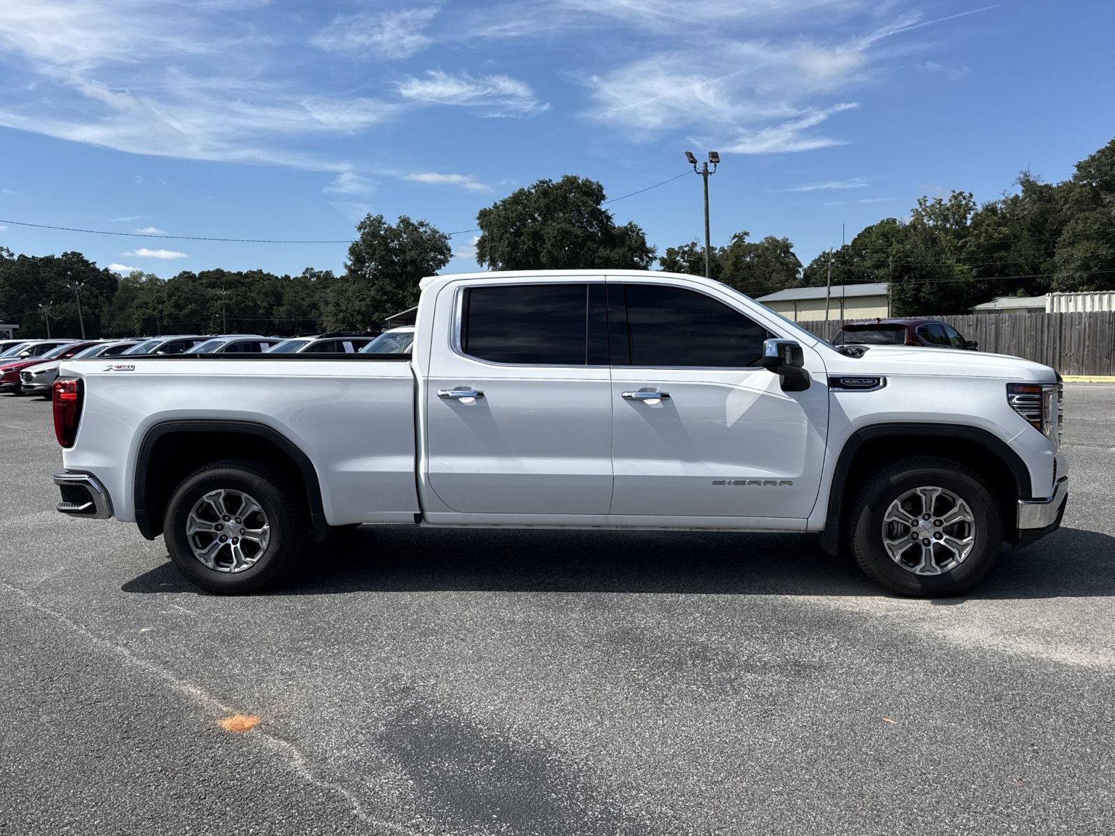 Used 2023 GMC Sierra 1500 SLT w/ X31 Off-Road Package AWD/4WD image 6