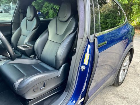 Used 2018 Tesla Model X 75D image 20