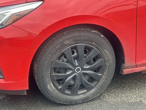 Used 2019 Chevrolet Cruze LS image 2