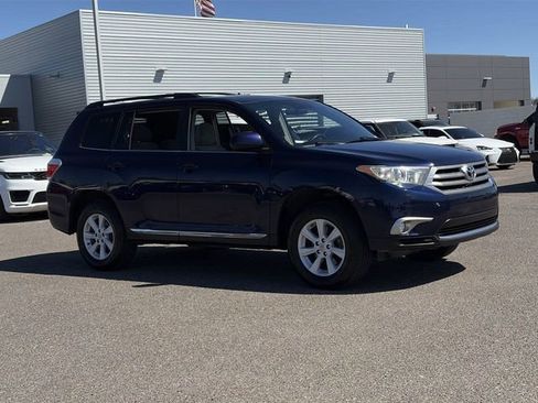 Used 2012 Toyota Highlander w/ Tech Pkg image 4