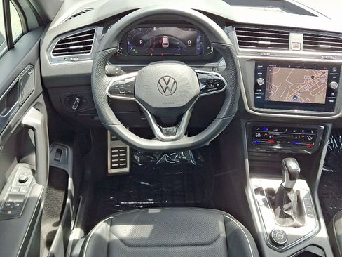 Used 2024 Volkswagen Tiguan SEL R-Line AWD/4WD image 11