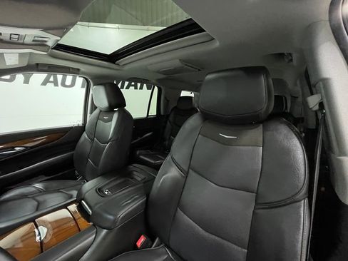 Used 2016 Cadillac Escalade Premium image 14