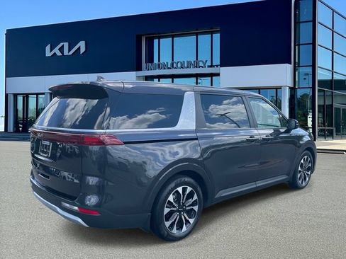 Used 2024 Kia Carnival EX FWD image 10