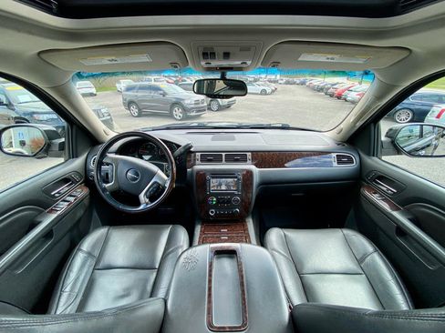 Used 2013 GMC Yukon XL Denali AWD/4WD image 24