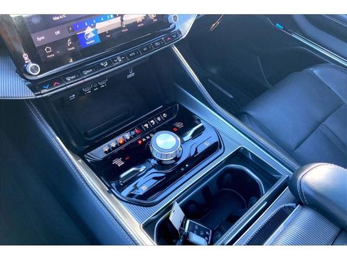 Used 2022 Jeep Grand Wagoneer Series II image 18