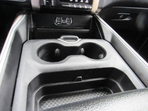 Used 2022 RAM 2500 Laramie AWD/4WD image 32