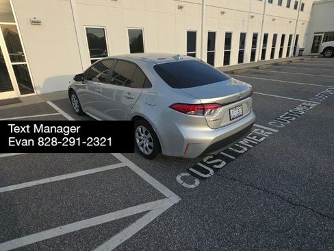 Used 2024 Toyota Corolla LE image 3