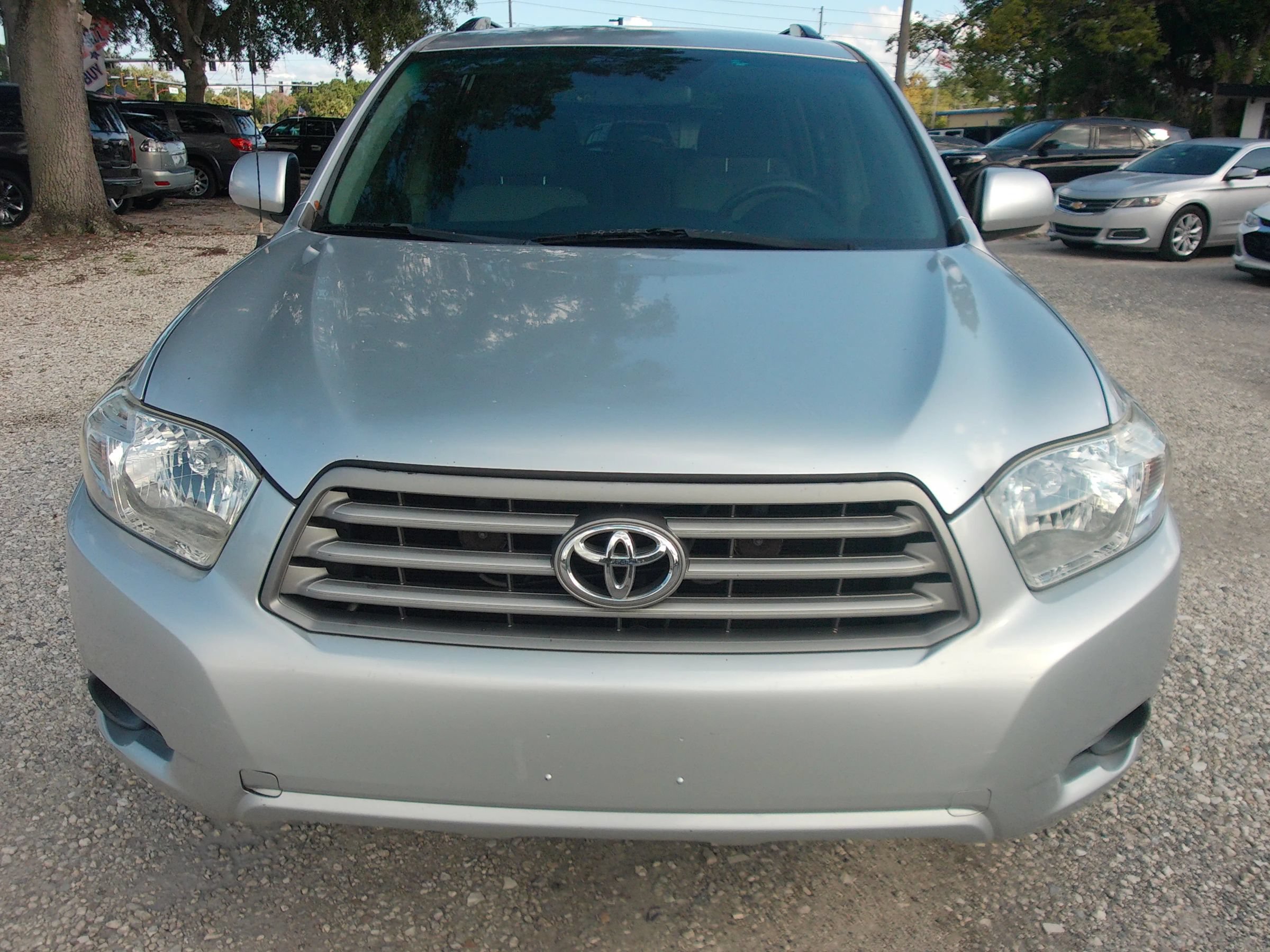 Used 2010 Toyota Highlander 2WD w/ 3rd Row Seat Pkg image 2