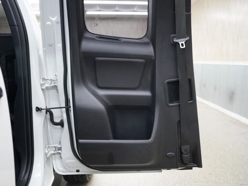 Used 2018 Toyota Tacoma SR image 36