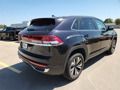 New 2026 Volkswagen Atlas Cross Sport SE image 3
