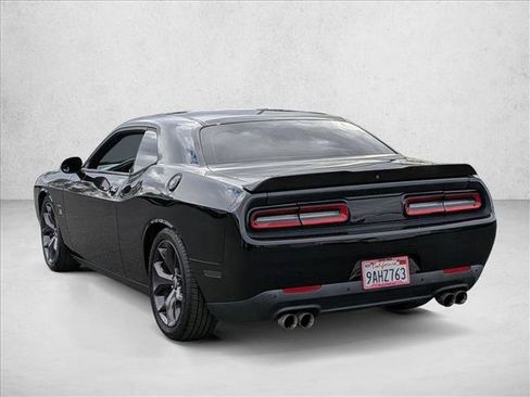 Used 2017 Dodge Challenger R/T RWD image 8