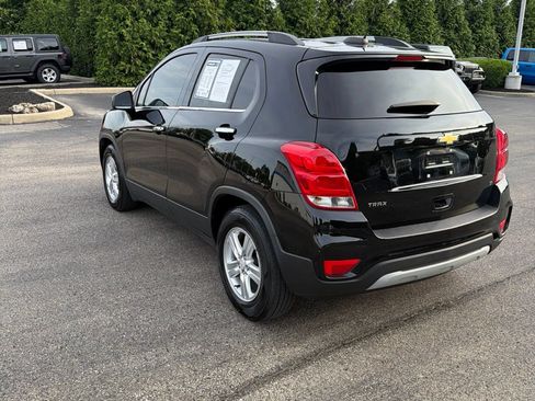 Used 2019 Chevrolet Trax LT w/ LT Convenience Package FWD image 3