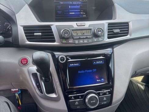 Used 2017 Honda Odyssey SE image 11