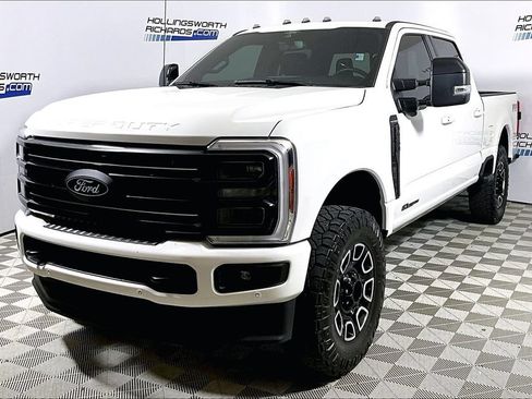 Certified 2025 Ford F250 Platinum AWD/4WD image 1