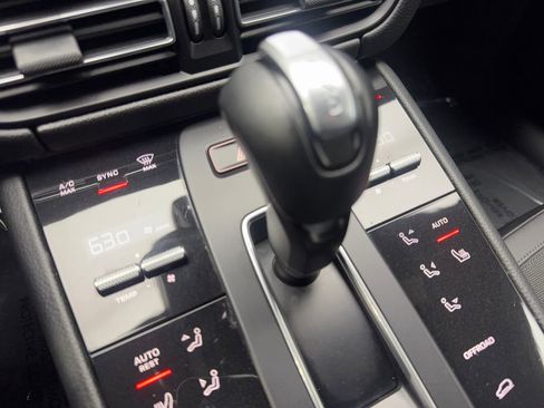 Used 2022 Porsche Macan image 64