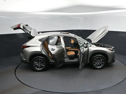 Used 2025 Lexus NX 250 FWD w/ Towing Package (2000 Lbs) image 50