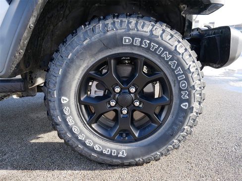 Used 2022 Jeep Wrangler Willys image 3