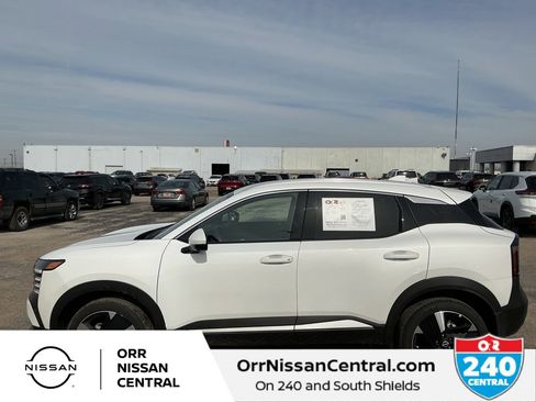 Used 2025 Nissan Kicks SR image 8