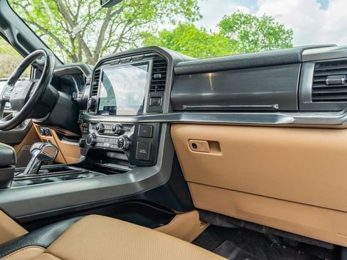 Used 2022 Ford F150 Lariat image 47