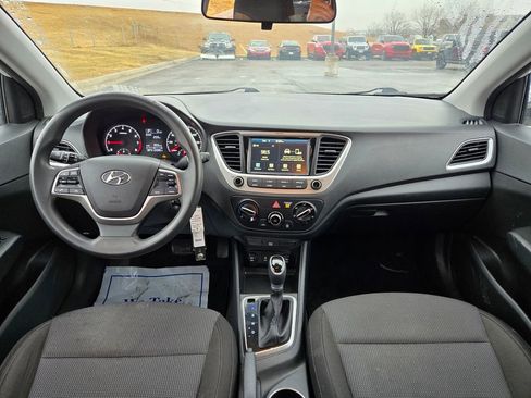 Used 2022 Hyundai Accent SEL FWD image 17
