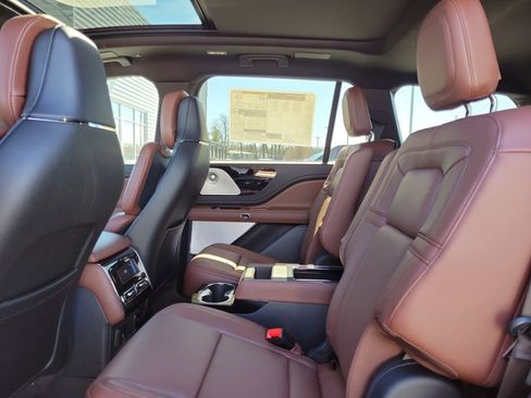 New 2026 Lincoln Aviator Reserve AWD/4WD image 14