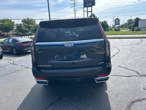 Used 2022 Cadillac Escalade Premium Luxury w/ Performance Package AWD/4WD image 5