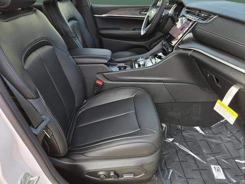 New 2025 Jeep Grand Cherokee Limited AWD/4WD image 27