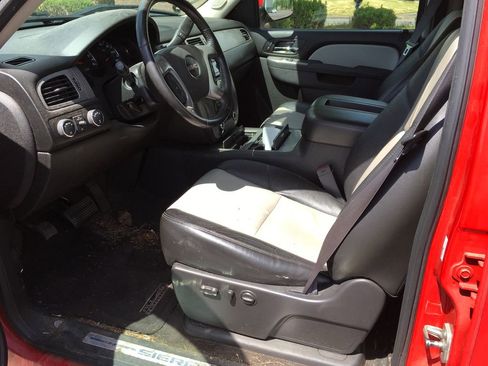 Used 2013 GMC Sierra 1500 SLT w/ All-Terrain Package AWD/4WD image 4