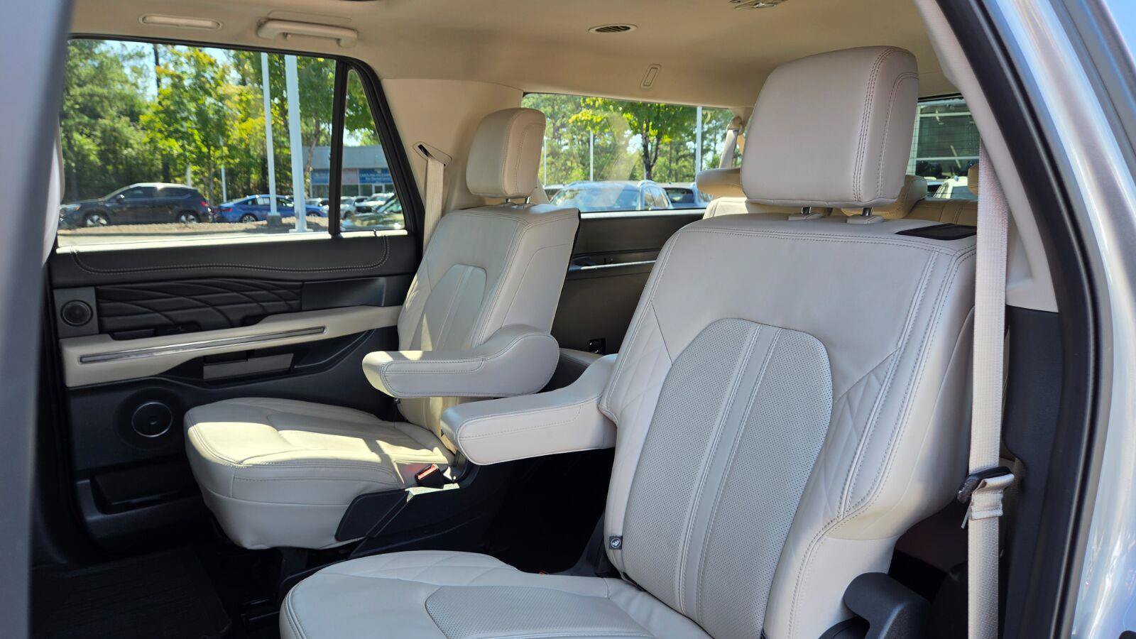 Used 2023 Ford Expedition Max Platinum AWD/4WD image 45