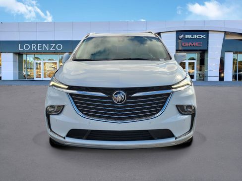 Used 2024 Buick Enclave Premium image 2