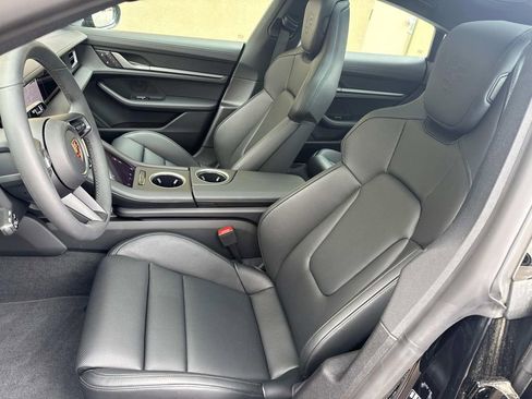 New 2025 Porsche Taycan 4S image 5